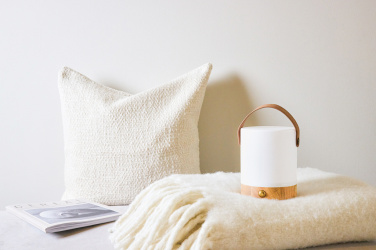 Logotrade ärikingituse foto: VINGA Narni RCS taaskasutatud ABS latern